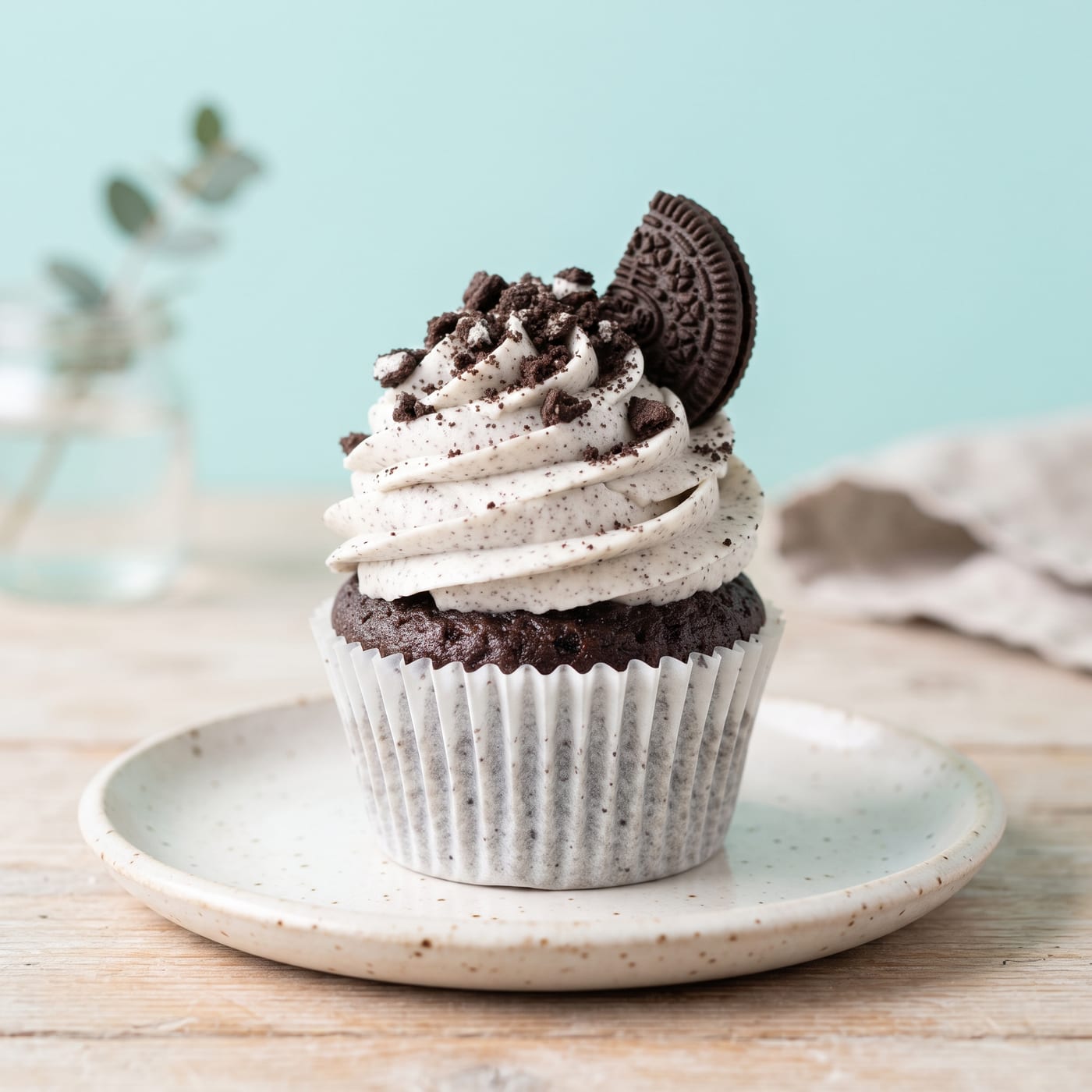 Vegan Cookies & Cream Cupcakes